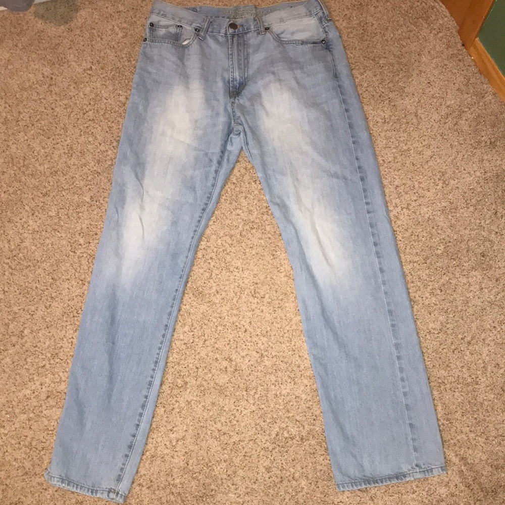 American Eagle relaxed straight jeans 33x34